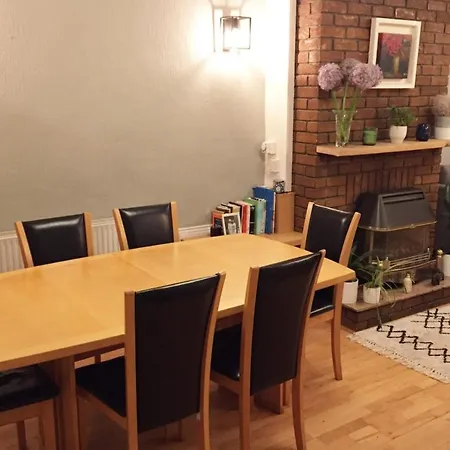 Feriehus 3 Bedroom Family In Residential Area Near Centre