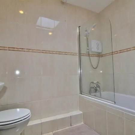 Casa de Férias 3 Bedroom Family In Residential Area Near Centre *