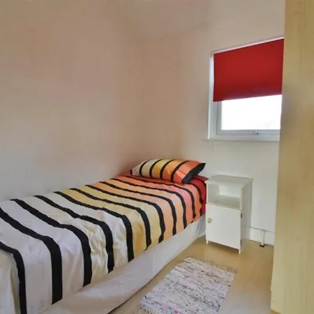 Dom wakacyjny 3 Bedroom Family In Residential Area Near Centre Dublin