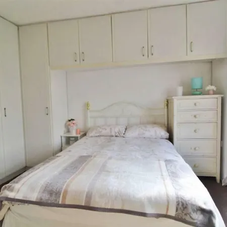 3 Bedroom Family In Residential Area Near Centre Dublin